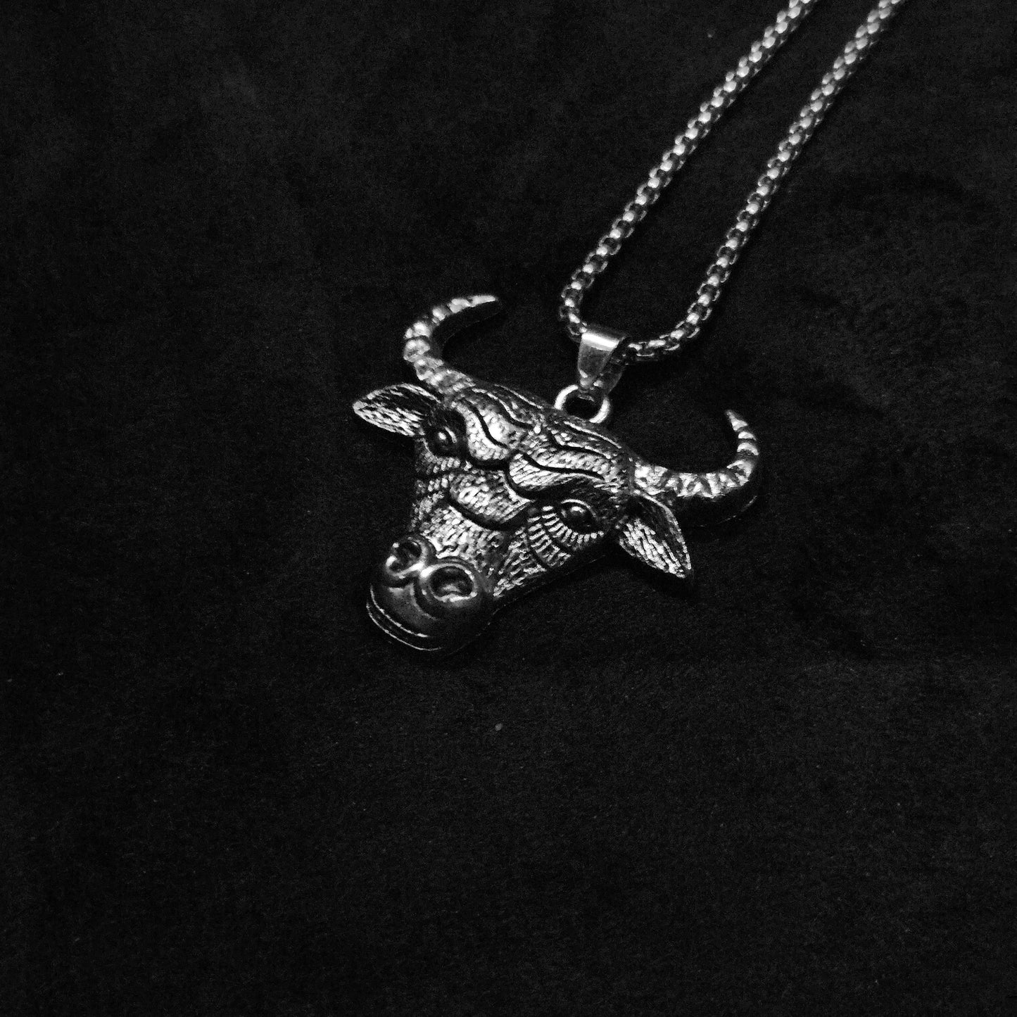 Intricate Bull Head Pendant in Antiqued Silver