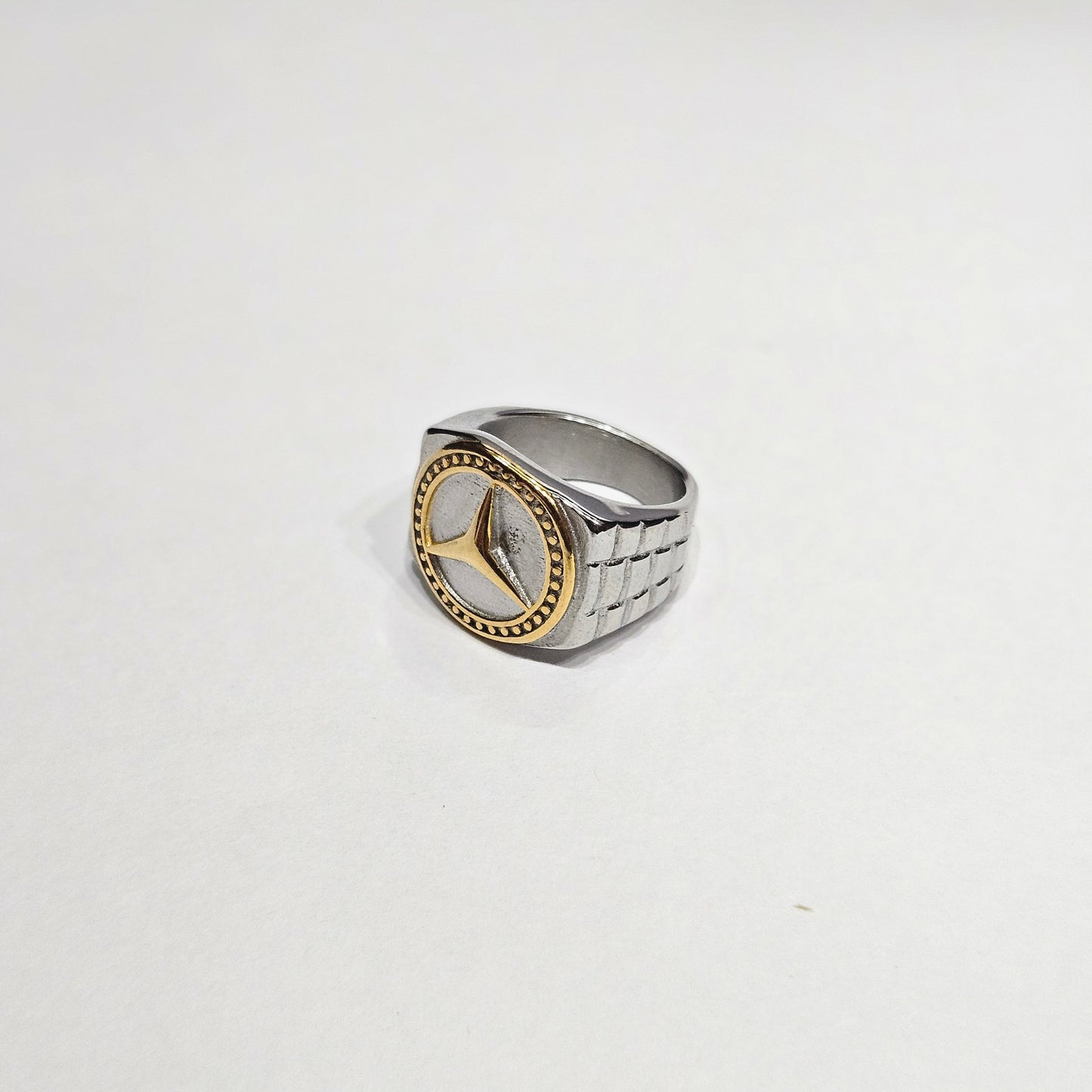 Apex Two-Tone Signet Ring – Silver & Gold Prestige Edition